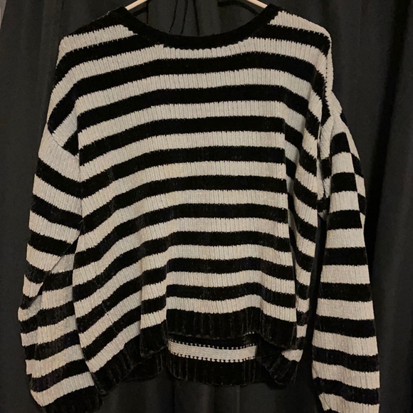 Soft and cozy blue and black striped sweater - Picture 1 of 2